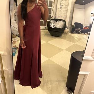 DAVID’S BRIDAL chiffon bridesmaid dress in wine